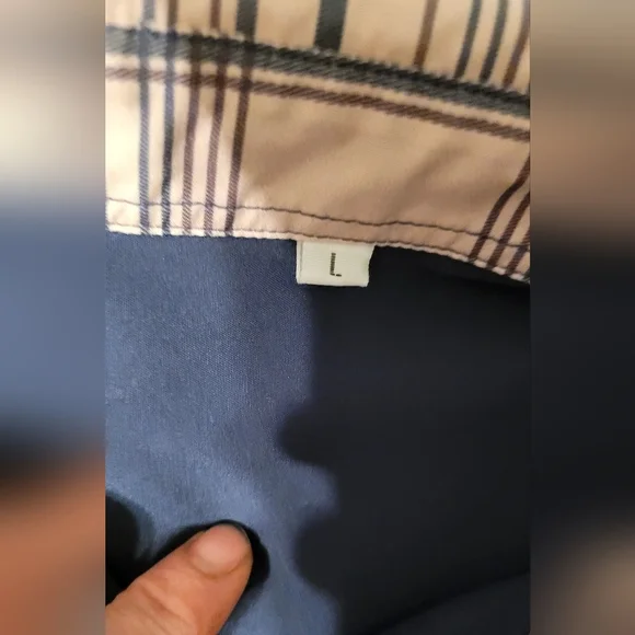 Men's Classic Navy Blue Button Down Dress Shirt with Plaid Accents . M/L - Picture 11 of 12